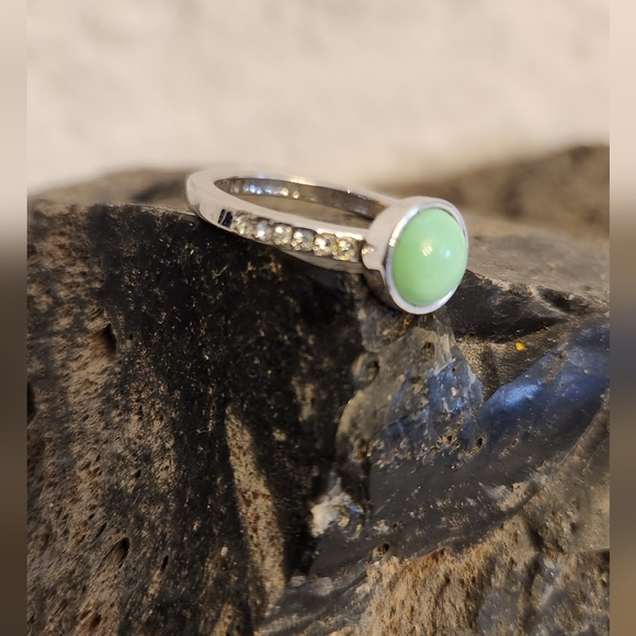 NWOT Lia Sophia Candy Dots Mint and Rhinestone Ring - Sz 8 - Picture 4 of 4